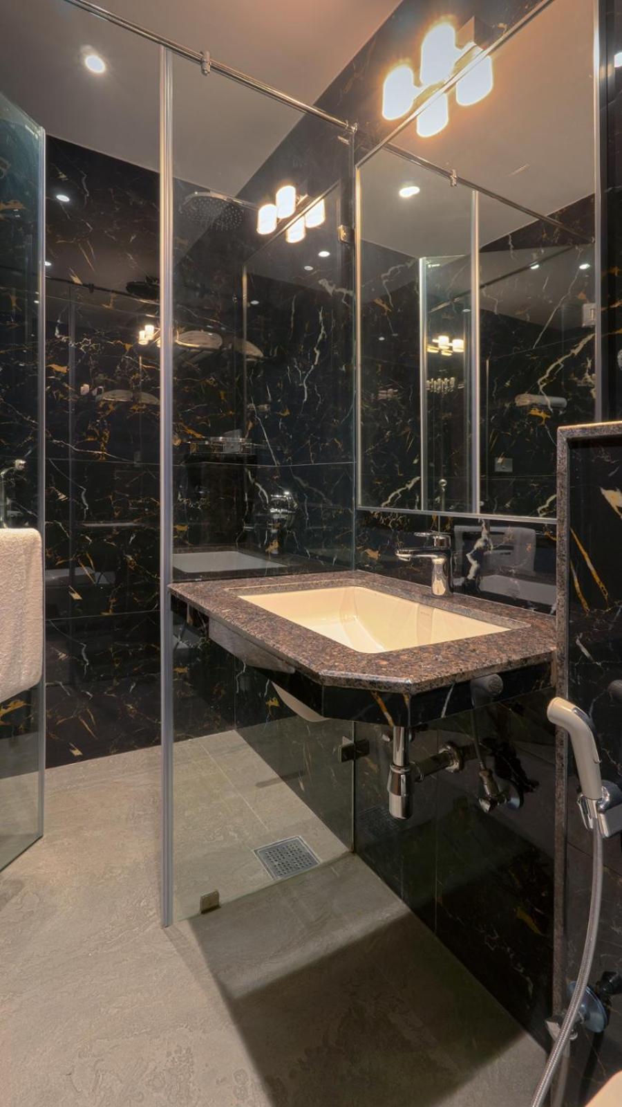 Magnus Nexstar Suites Kalyani Nagar Pune Eksteriør billede